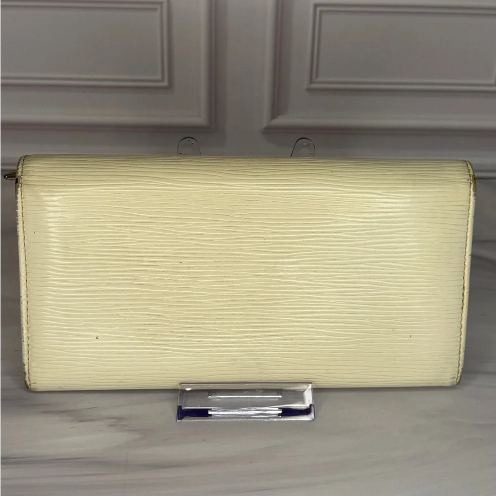 Louis Vuitton Epi Leather Sarah Wallet – Ivory / Cream | Vintage - Picture 4 of 16